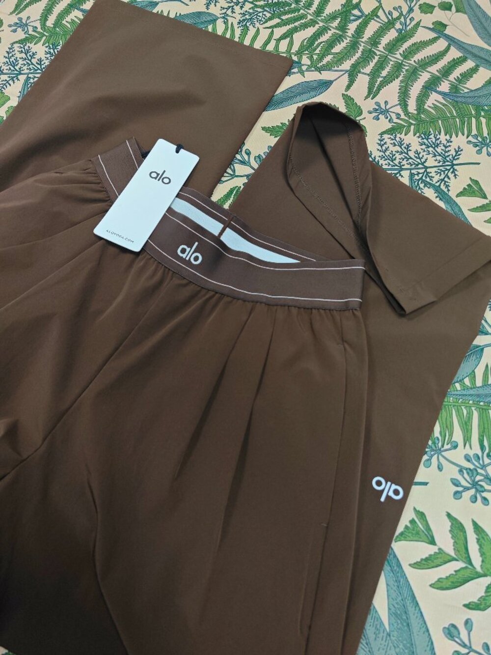 🍃ALO Yoga Suit Up Trouser Regular Espresso Brown 😉NWT Brown Wide Leg Pants - Picture 3 of 8